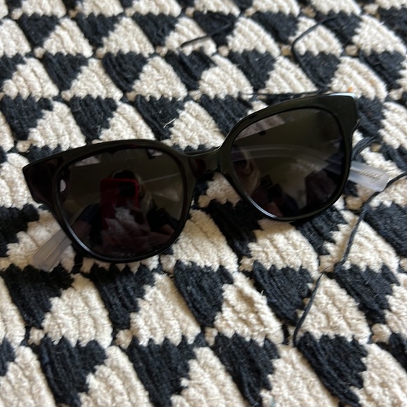 Elizabeth and James Avery Sunglasses Black and clear! Adorable & chic! - Picture 3 of 12